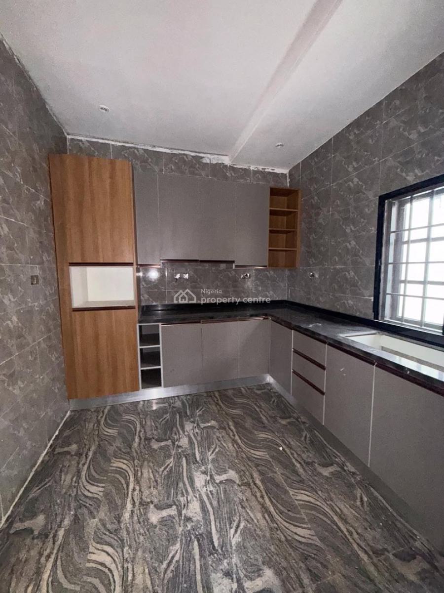 Newly Built 5 Bedroom Spacious Terrace Duplex,2 Rooms Bq, Basement,, Serene Neighborhood, Guzape District, Abuja, Terraced Duplex for Sale