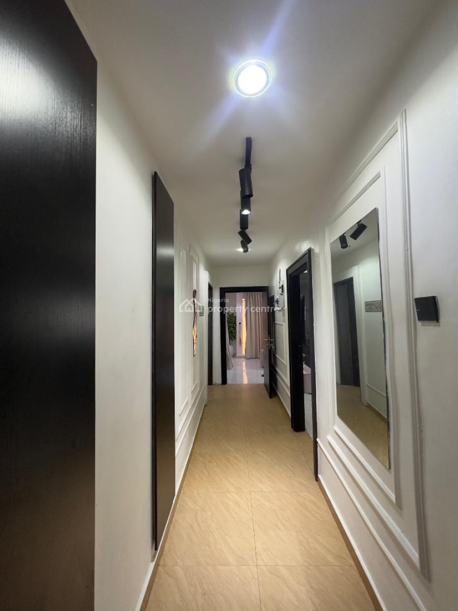 in Serene Environment in New Bodija Estate Well Furnished  with a Free, a Place to Refresh Your Memories, New Bodija, Ibadan, Oyo, Hotel / Guest House for Rent