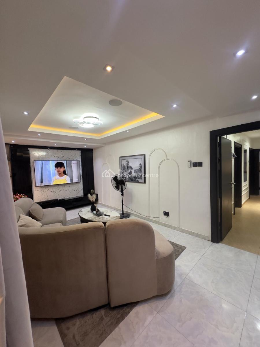 in Serene Environment in New Bodija Estate Well Furnished  with a Free, a Place to Refresh Your Memories, New Bodija, Ibadan, Oyo, Hotel / Guest House for Rent