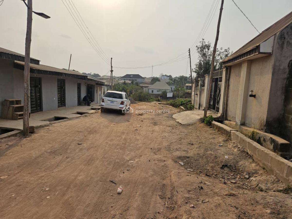 Stunning 3bedroom Bungalow and 2units of 1bed with Bq, Akala Express, Ibadan, Oyo, Terraced Bungalow for Sale