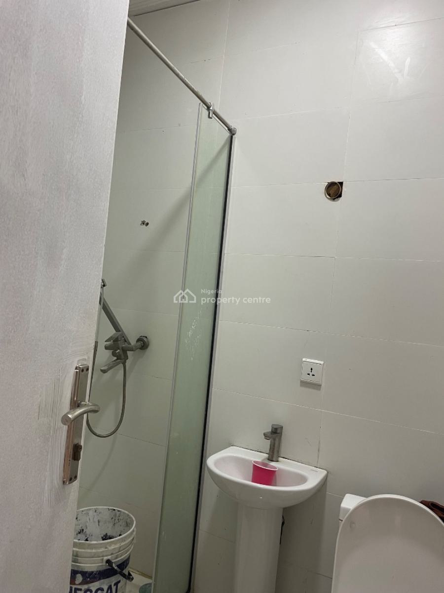 Service 2 Bedrooms in Fully Service Estate, Chevron Drive, Lekki Expressway, Lekki, Lagos, House for Rent