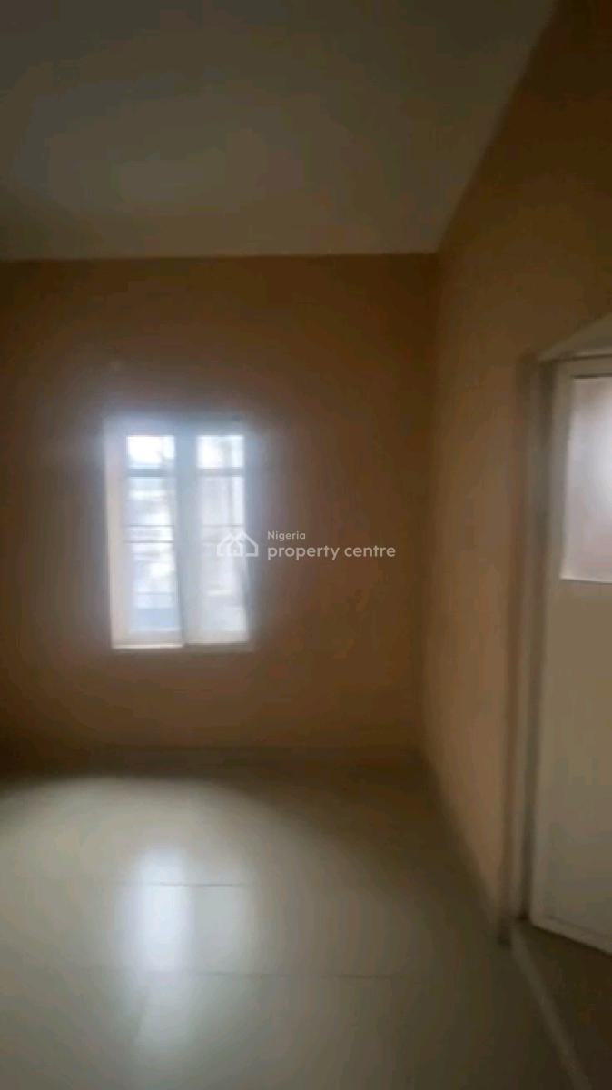 Relatively New Standard 2 Bedroom Flat, Upstairs All Rooms Ensuite, Off Pedro Road, Palmgrove, Shomolu, Lagos, Flat / Apartment for Rent