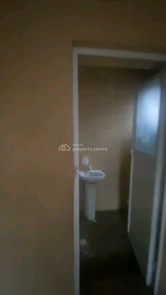 Relatively New Standard 2 Bedroom Flat, Upstairs All Rooms Ensuite, Off Pedro Road, Palmgrove, Shomolu, Lagos, Flat / Apartment for Rent
