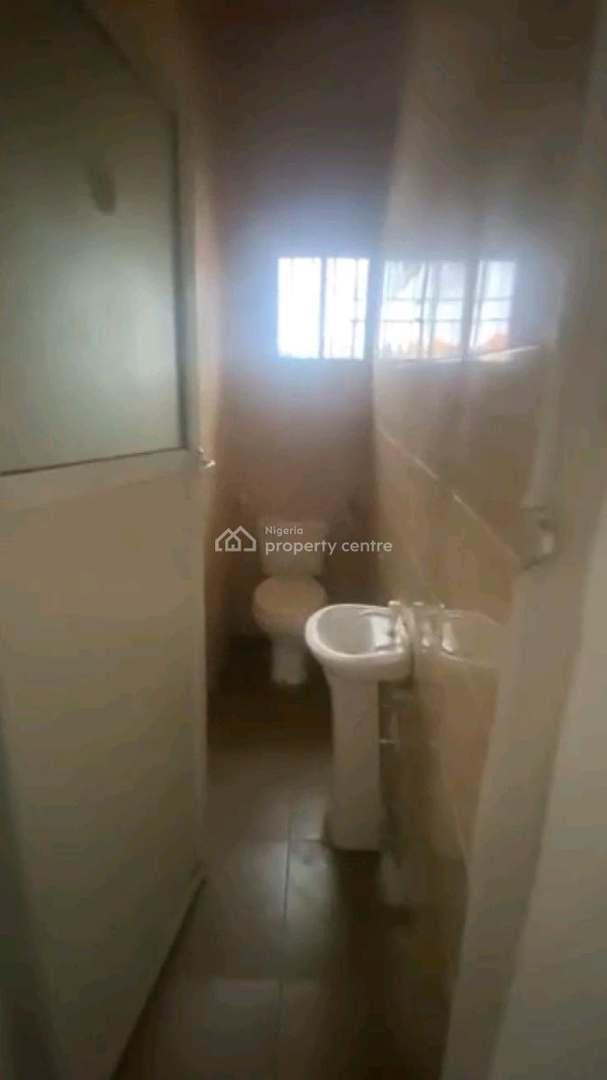 Relatively New Standard 2 Bedroom Flat, Upstairs All Rooms Ensuite, Off Pedro Road, Palmgrove, Shomolu, Lagos, Flat / Apartment for Rent