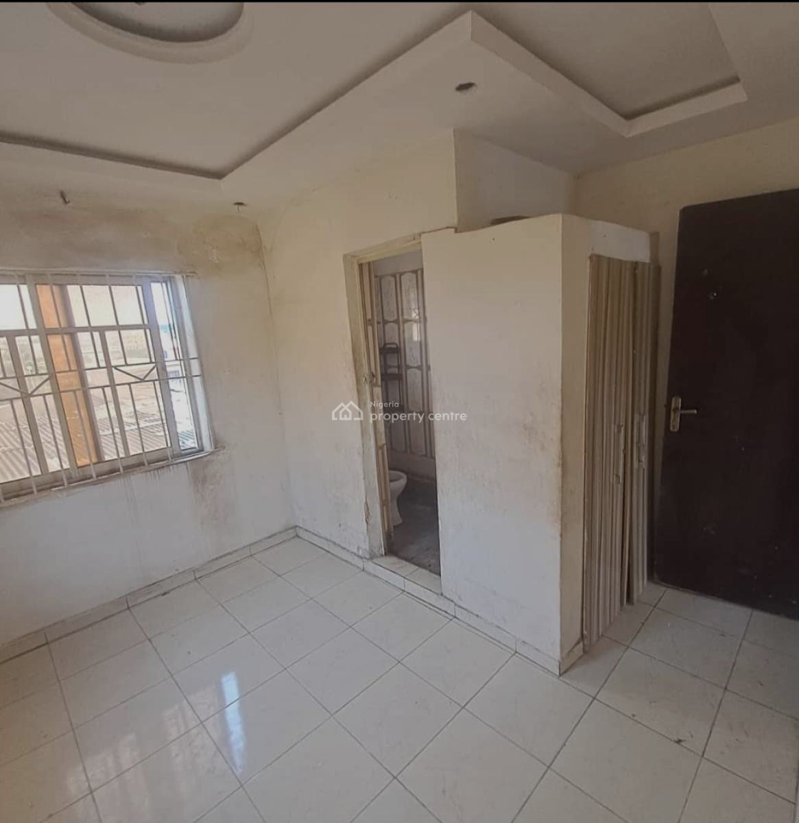 a Neatly Used Miniflat,upstairs, Personal Stairs , Self Prepaid Metre, Magodo Shangisha, Magodo, Lagos, Mini Flat (room and Parlour) for Rent