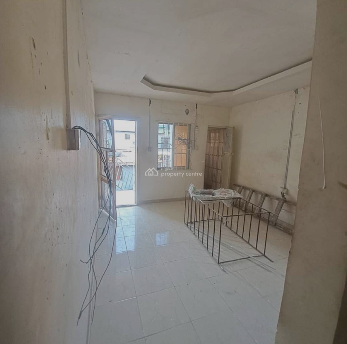 a Neatly Used Miniflat,upstairs, Personal Stairs , Self Prepaid Metre, Magodo Shangisha, Magodo, Lagos, Mini Flat (room and Parlour) for Rent