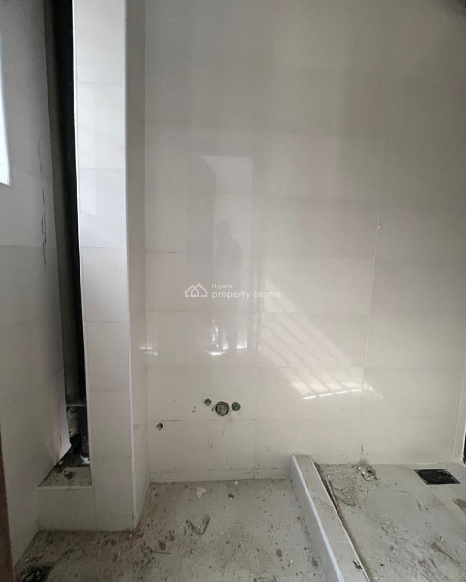 Lovely 2 Bedroom Apartment with Bq, Ologolo, Ologolo, Lekki, Lagos, Block of Flats for Sale