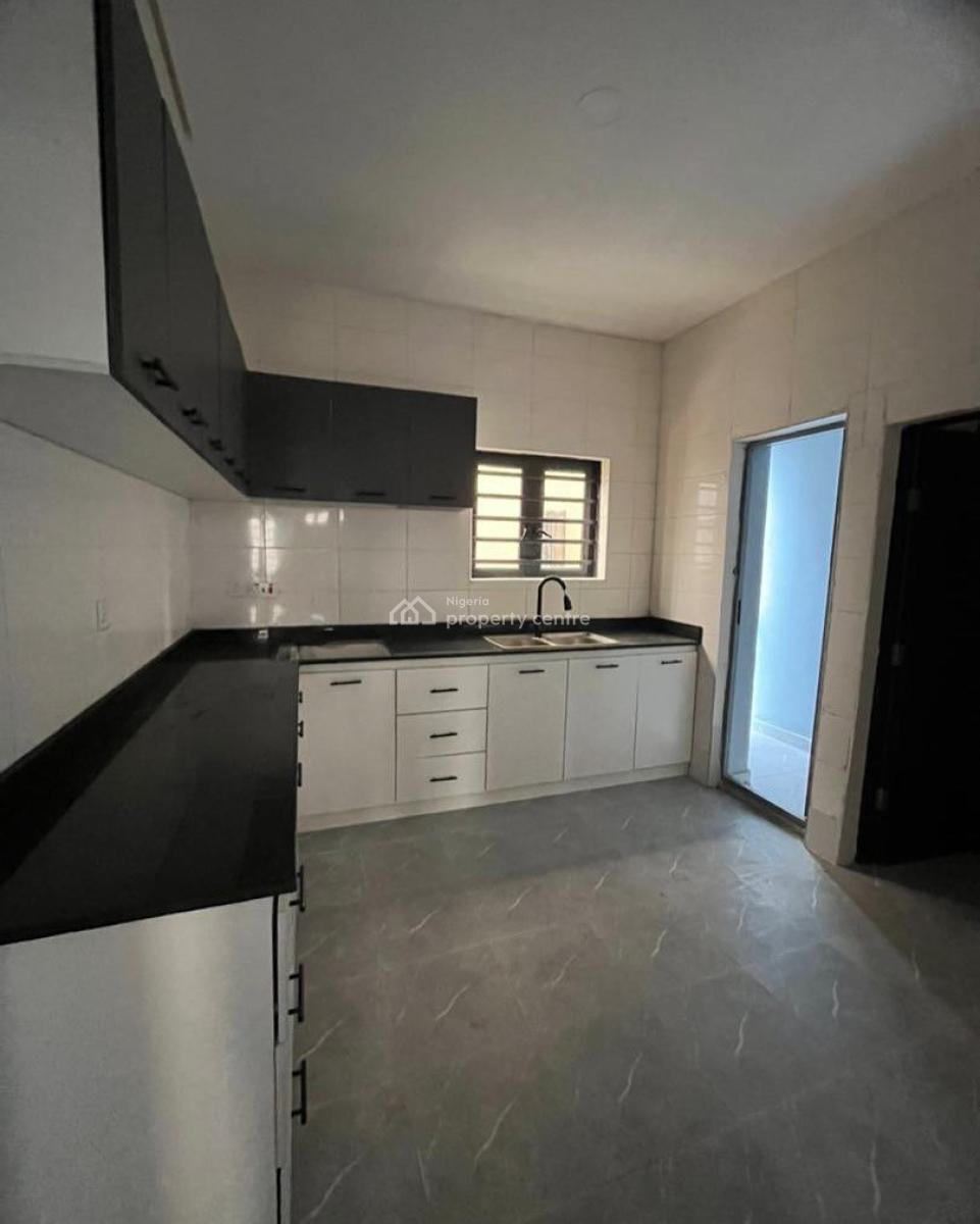 Lovely 2 Bedroom Apartment, Ologolo, Ologolo, Lekki, Lagos, Block of Flats for Sale