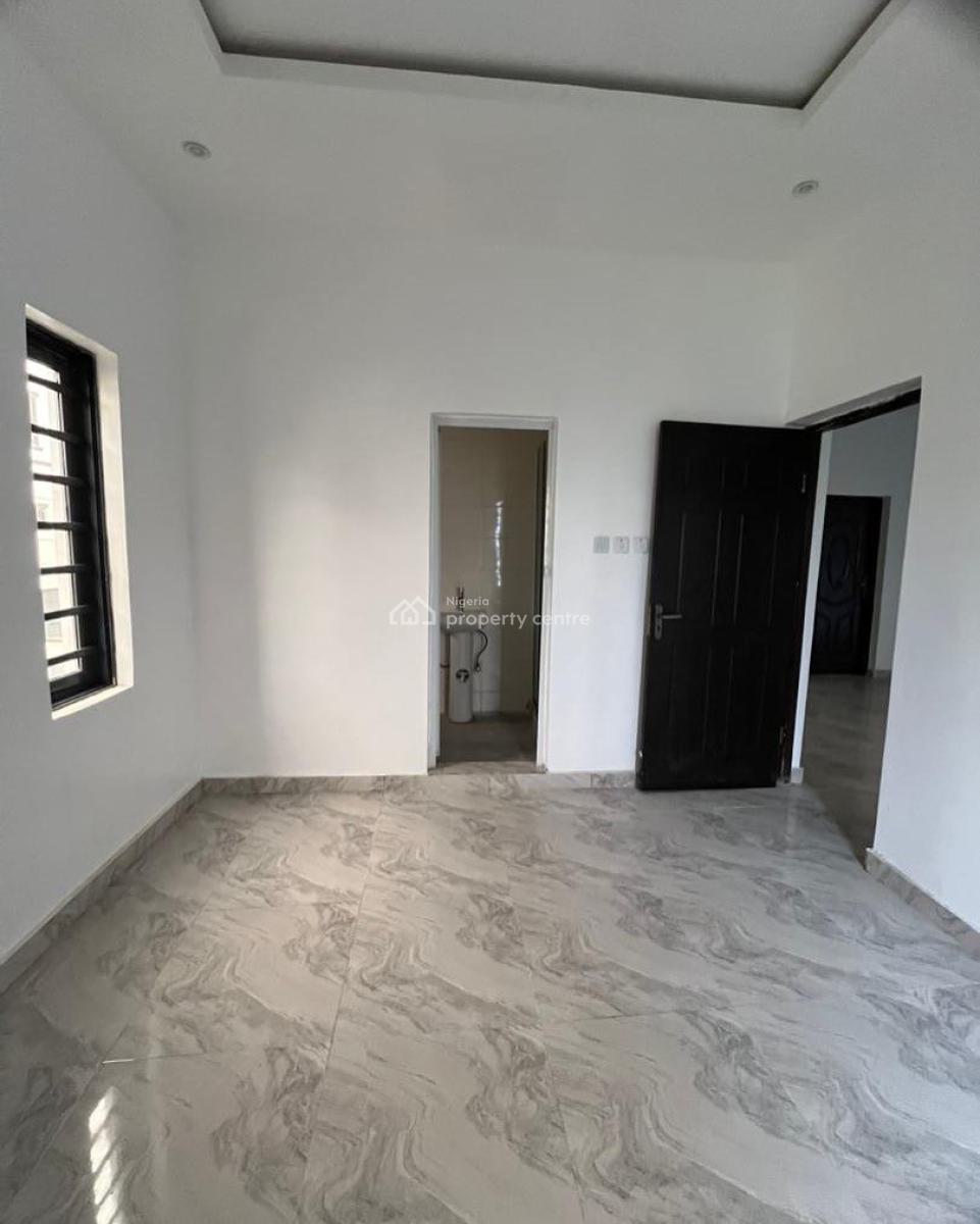 Lovely 2 Bedroom Apartment, Ologolo, Ologolo, Lekki, Lagos, Block of Flats for Sale
