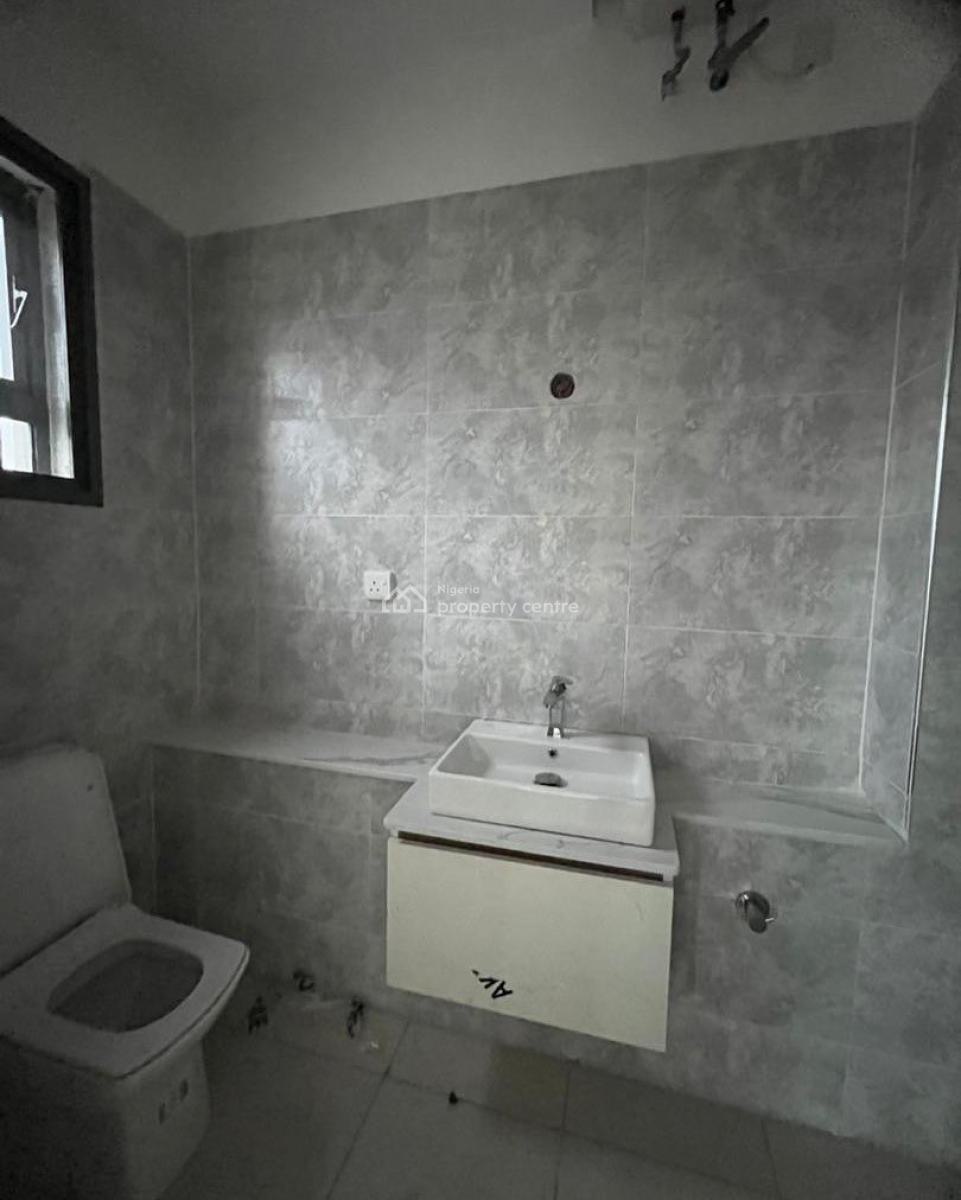 Lovely 2 Bedroom Apartment with Bq, Ologolo, Ologolo, Lekki, Lagos, Block of Flats for Sale