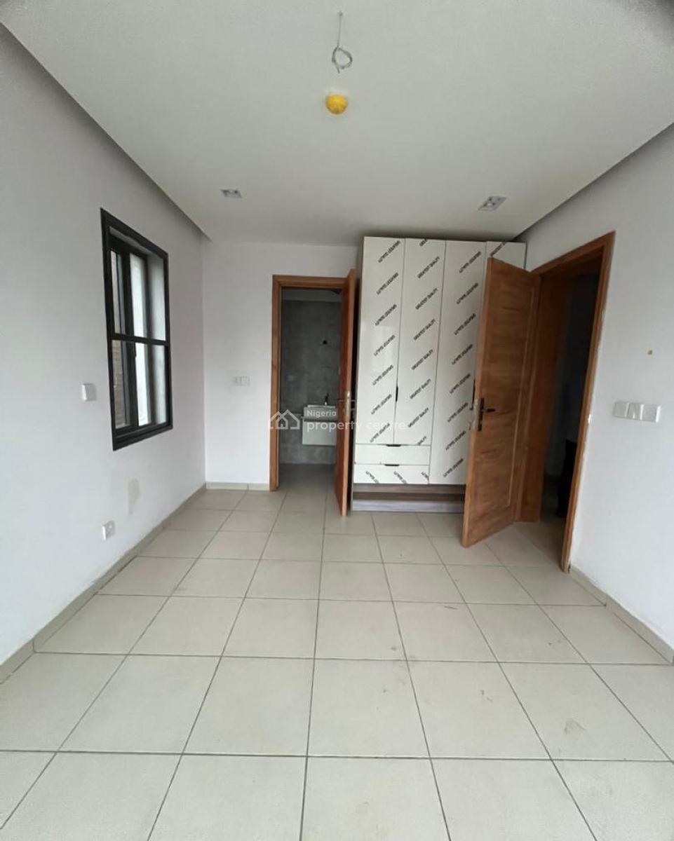 Lovely 2 Bedroom Apartment with Bq, Ologolo, Ologolo, Lekki, Lagos, Block of Flats for Sale