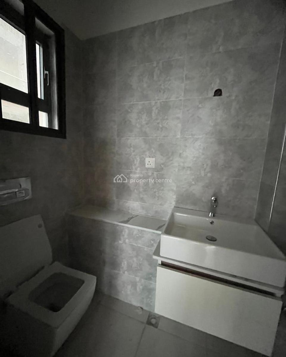 Lovely 2 Bedroom Apartment with Bq, Ologolo, Ologolo, Lekki, Lagos, Block of Flats for Sale