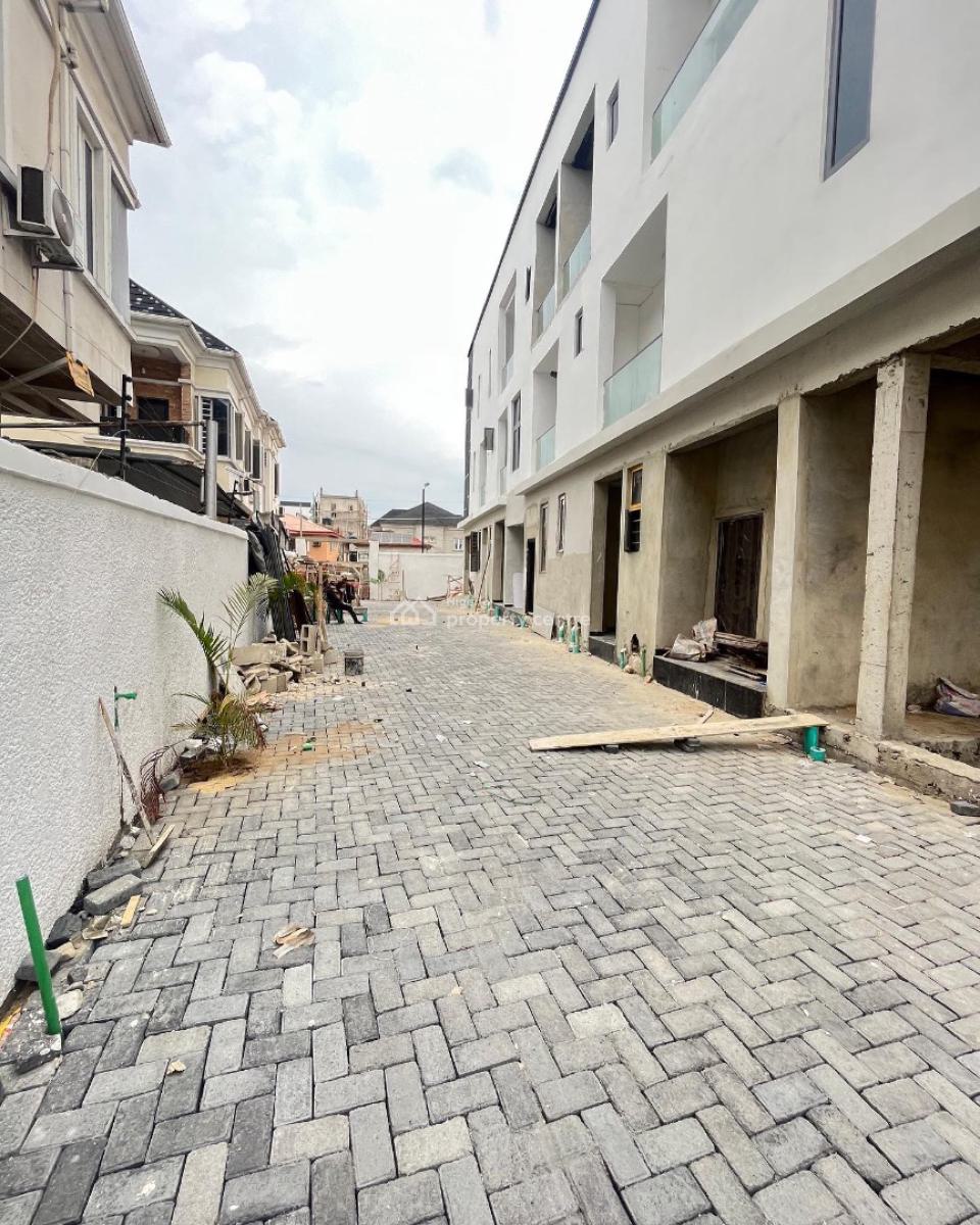 Lovely 2 Bedroom Apartment with Swimming Pool, Ologolo, Ologolo, Lekki, Lagos, Block of Flats for Sale