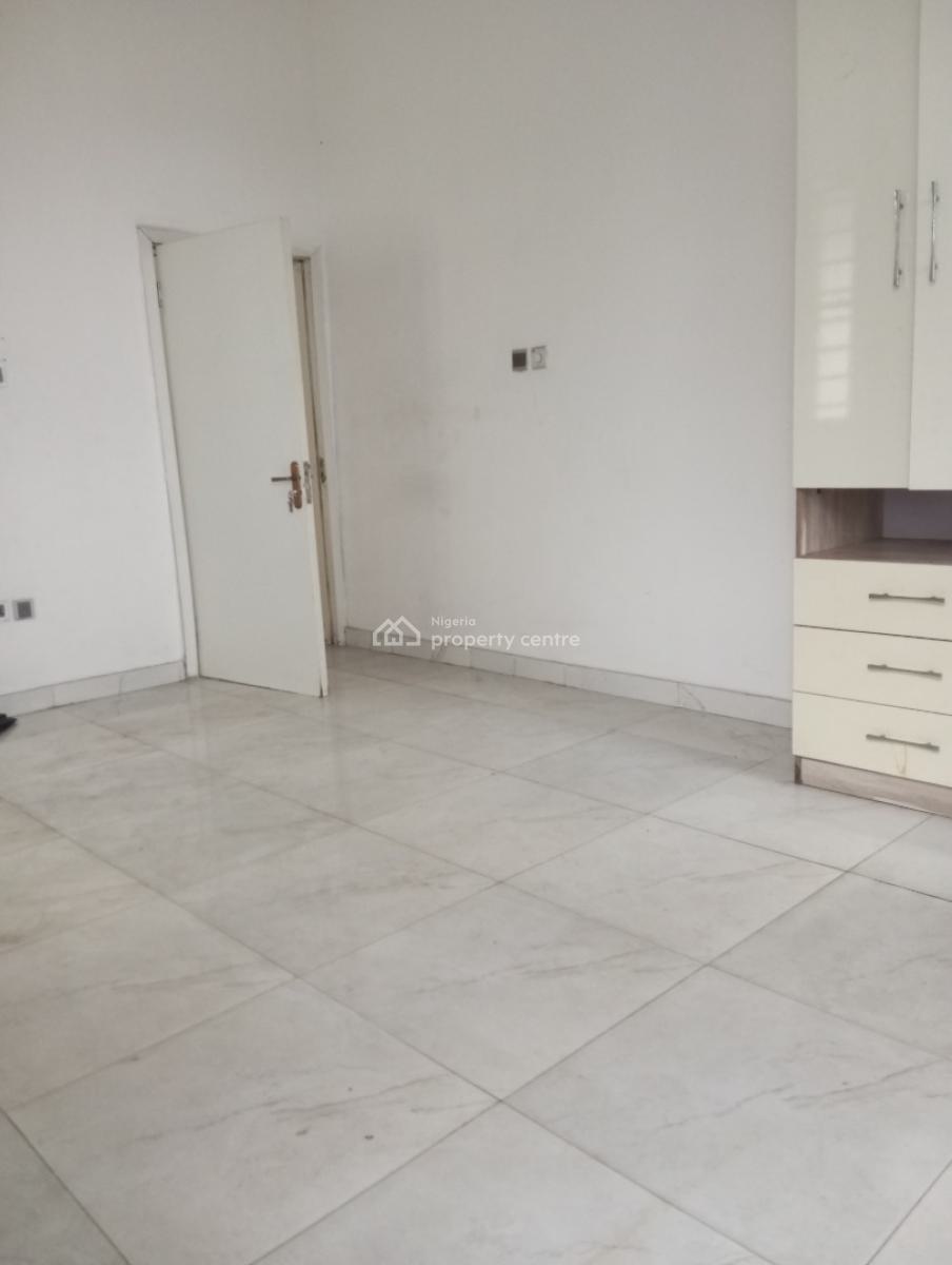 Specious Semi Master Bedroom, Along Chevron, Lekki, Lagos, Self Contain (single Rooms) for Rent