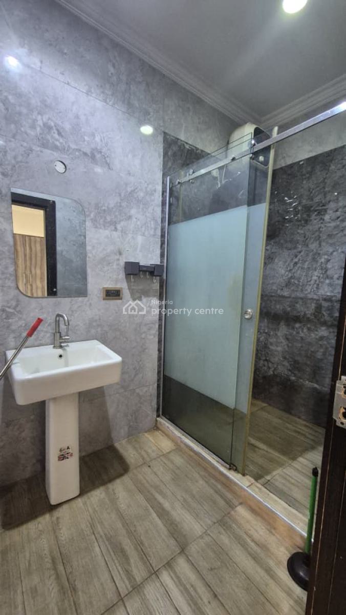 Very Nice and Spacious 3bedroom Flat at Ikeja Gra, Ikeja Gra, Ikeja Gra, Ikeja, Lagos, Flat / Apartment for Rent