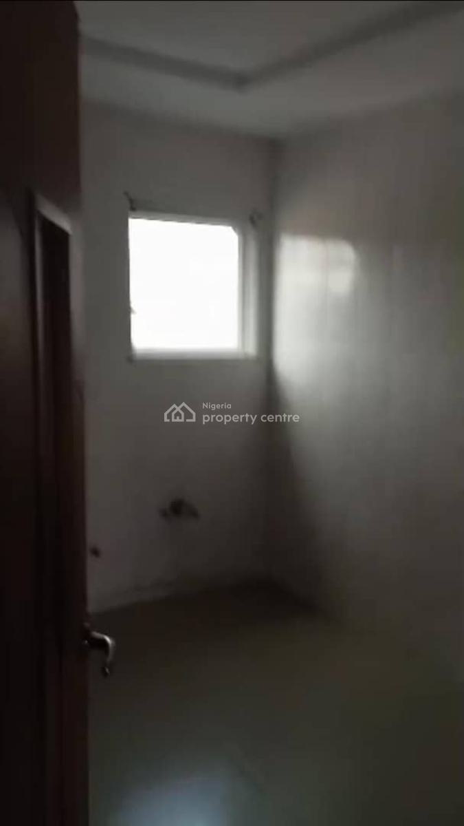 Lovely 2bedroom Flat Upstairs, Inside an Estate, Anthony, Maryland, Lagos, Flat / Apartment for Rent