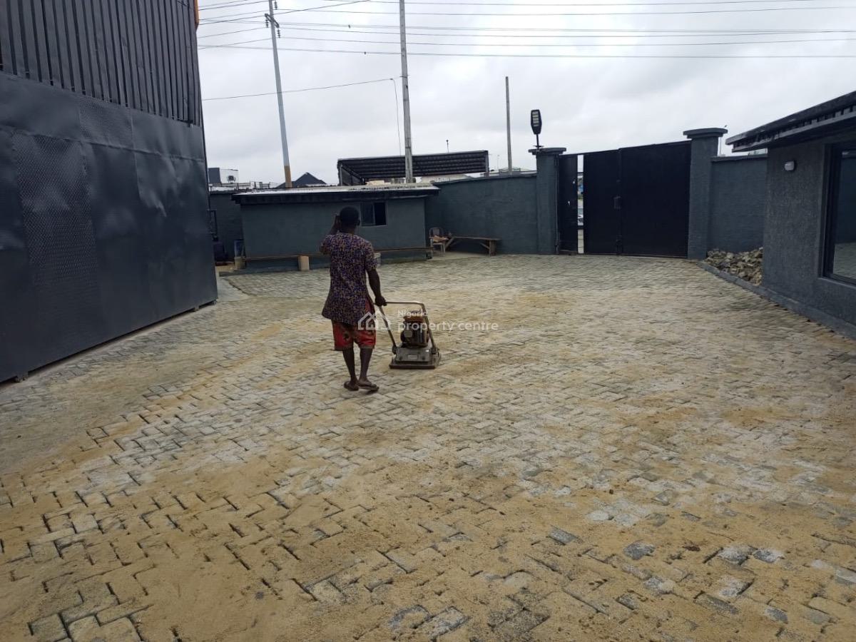 Massive Warehouse with Office in The Heart of Lekki., Qmb Builders Mart Road., Lekki Phase 1, Lekki, Lagos, Warehouse for Rent