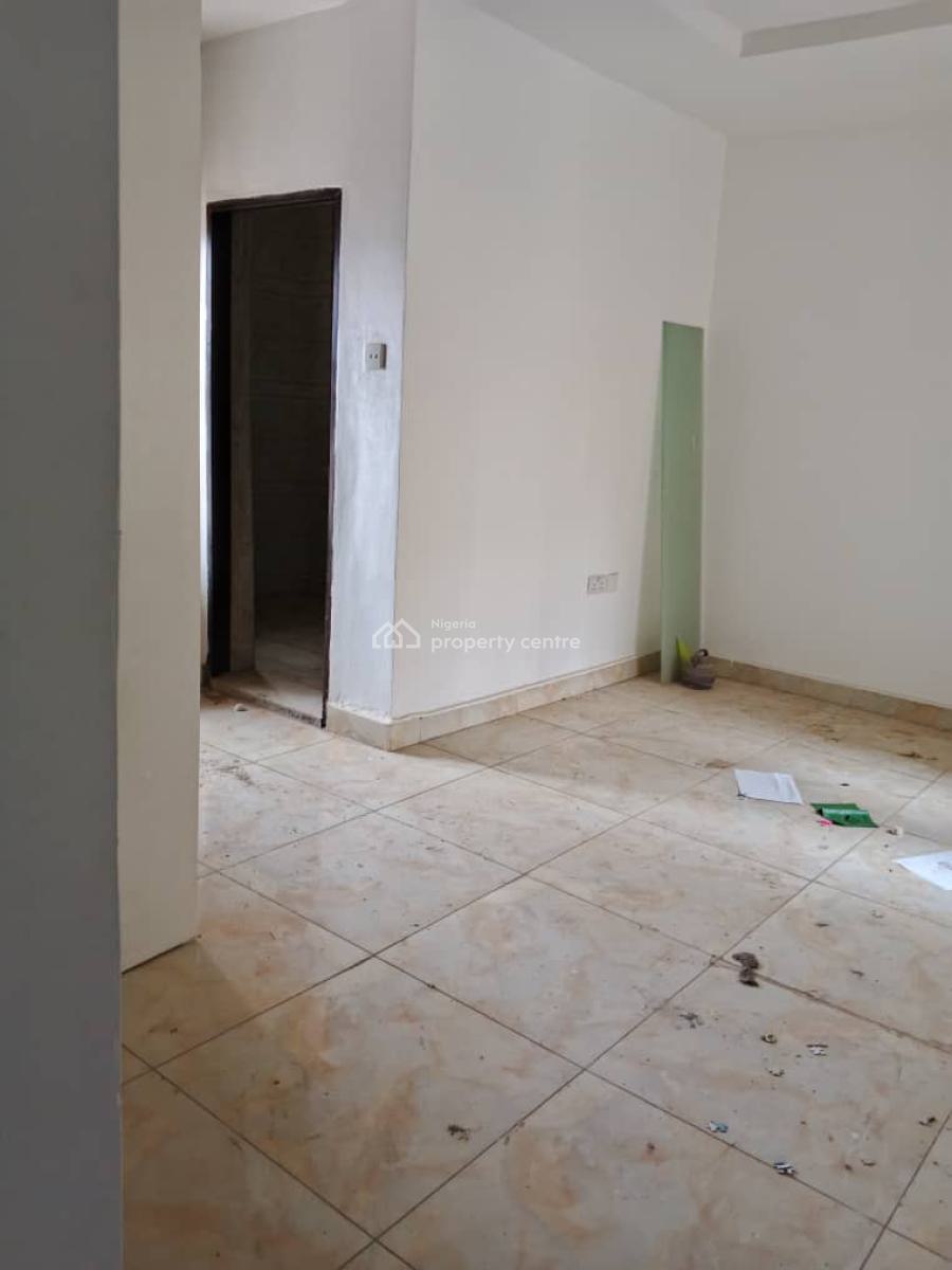 Luxury 4 Bedroom Terrace Duplex with 1 Room Bq, Guzape District, Abuja, Terraced Duplex for Rent