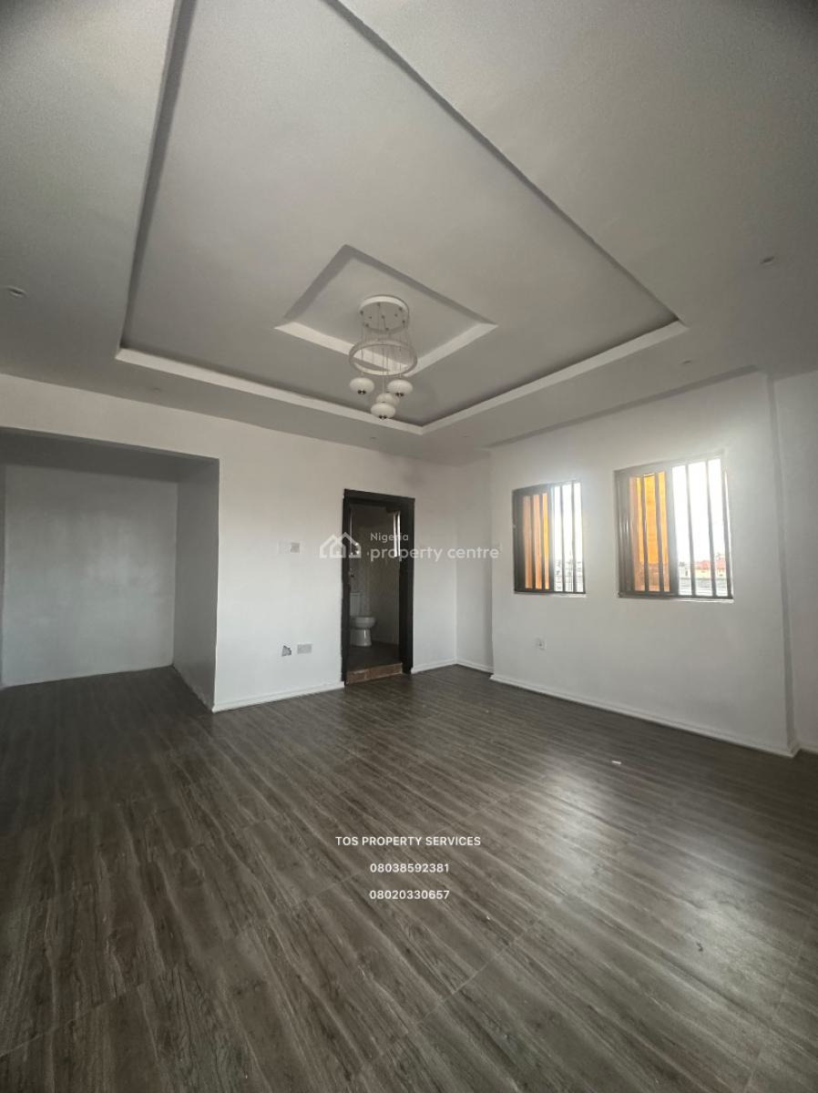 Lovely & Spacious 3 Bedroom Apartment, in an Estate in Yaba, Yaba, Lagos, Flat / Apartment for Rent