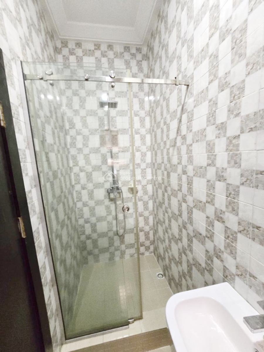 a Well Maintained Spacious 2 Bedroom Flat, Gra Phase 2, Magodo, Lagos, Flat / Apartment for Rent