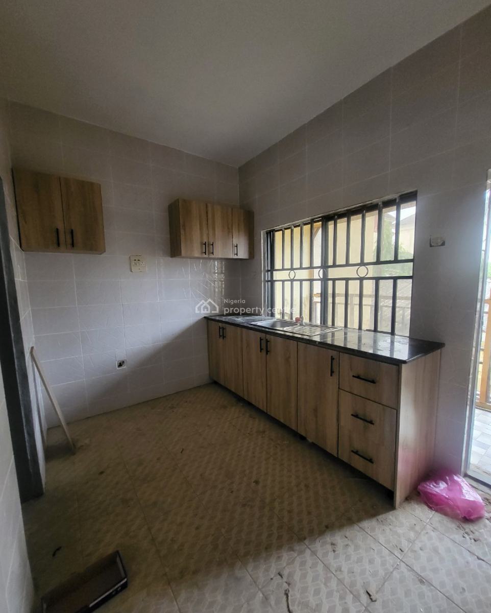 Luxurious Massive 2bedroom Flat, By Lord Lugard Street, Asokoro District, Abuja, Flat / Apartment for Rent