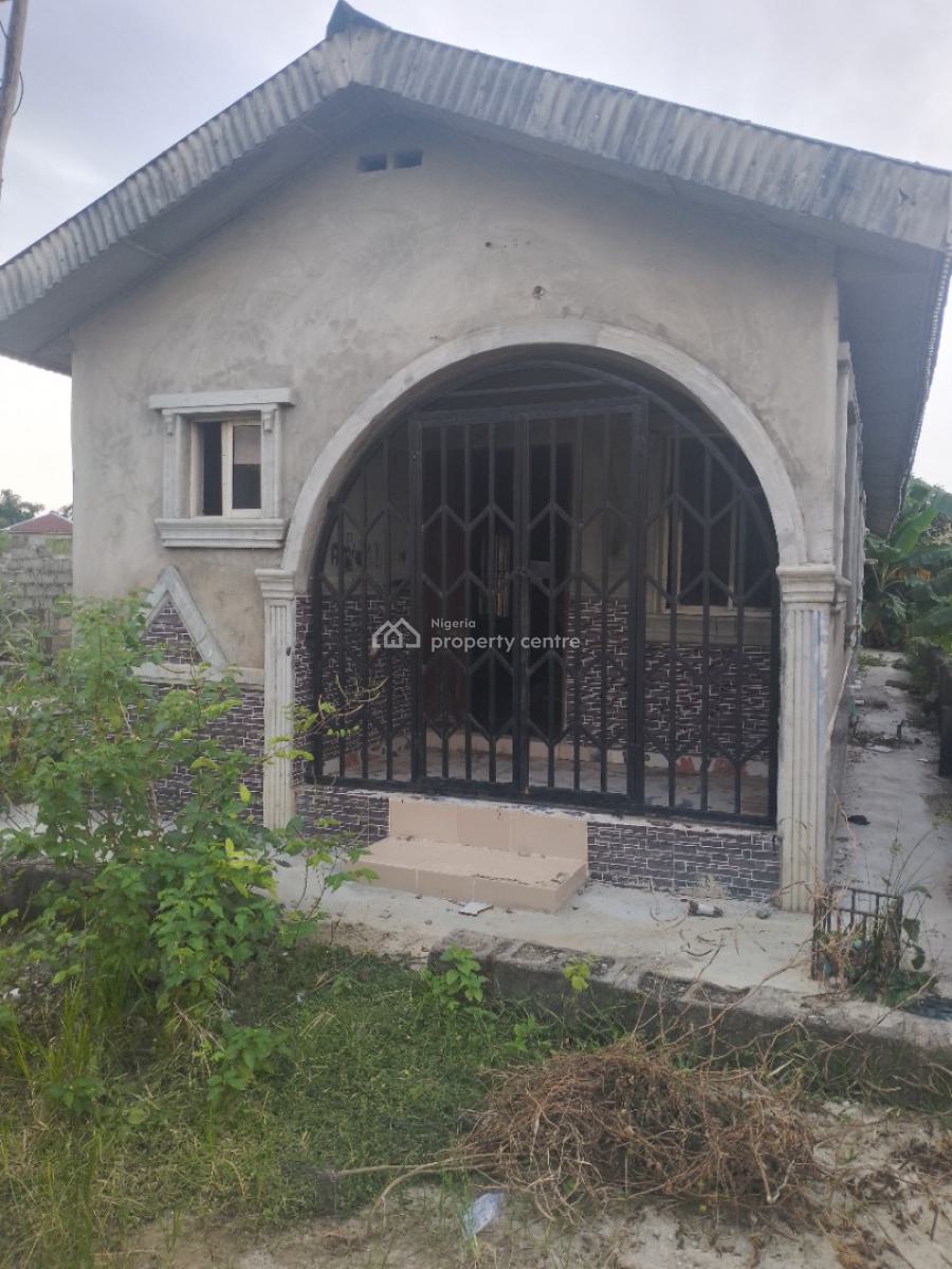 2 Bedroom Bungalow, Macaulay Off Bayeku Road, Igbogbo, Ikorodu, Lagos, Detached Bungalow for Sale