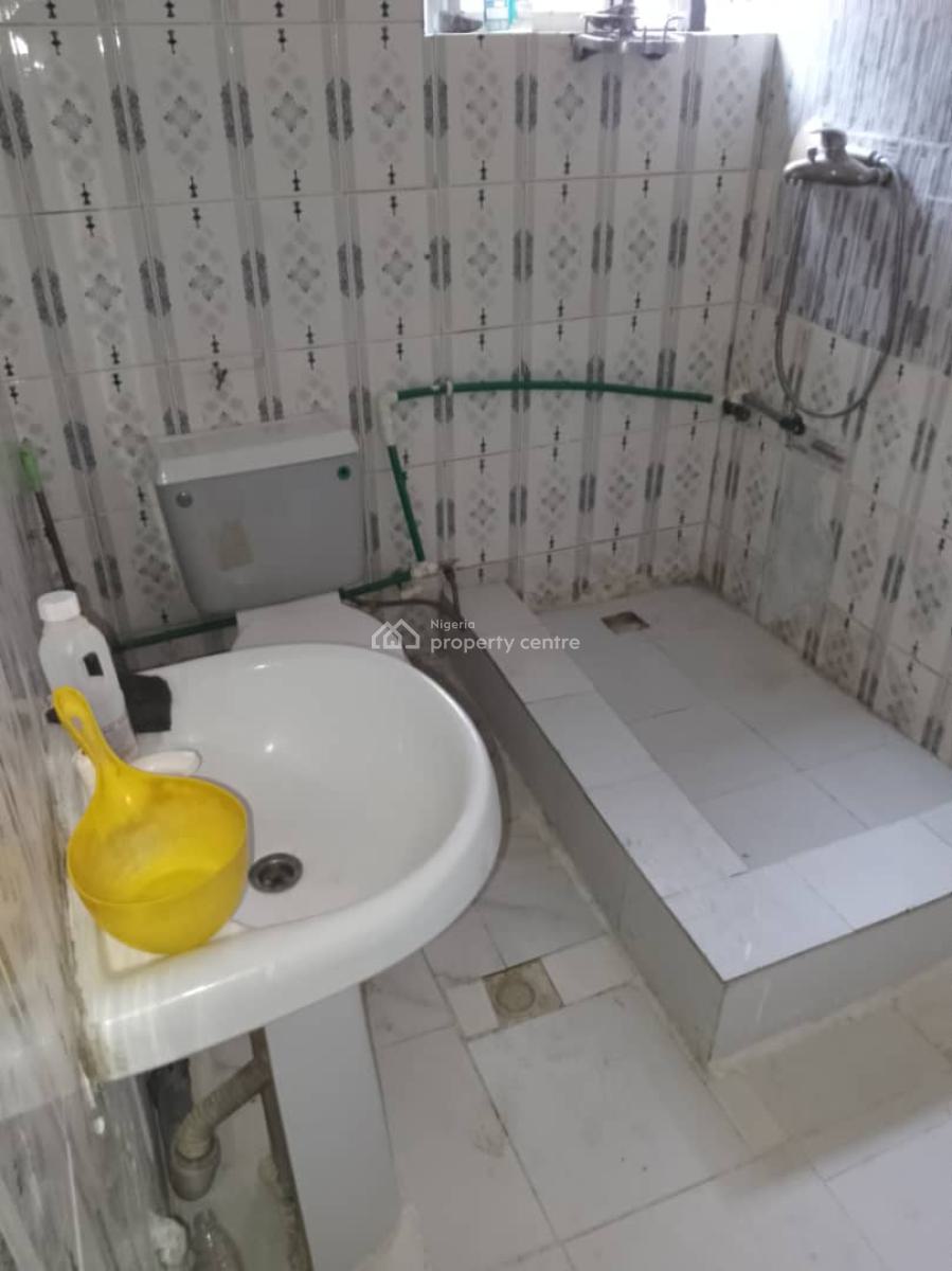 Spacious Selfcon on a Tarred Road, 1st Avenue, Gwarinpa, Abuja, Self Contain (single Rooms) for Rent