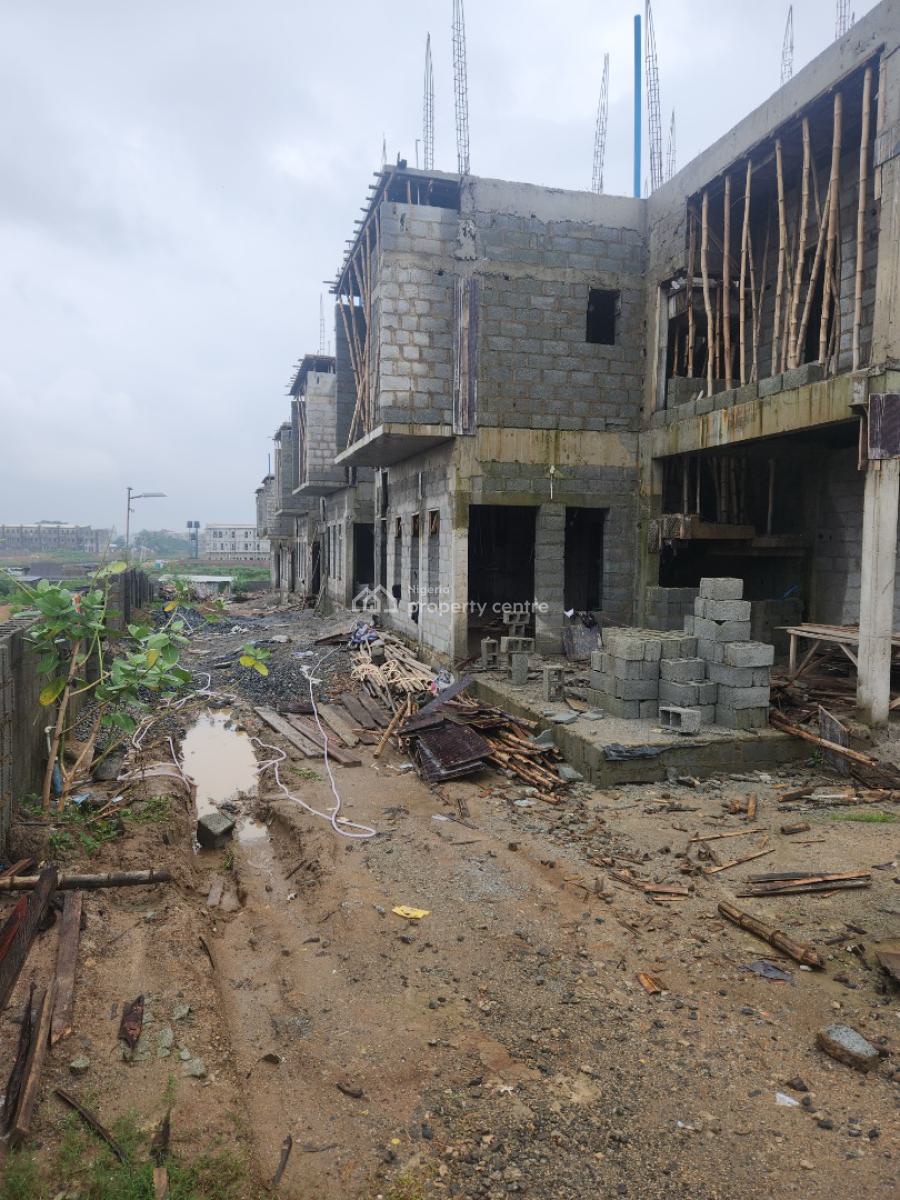 5 Bedrooms Terrace Duplex with Bq Sold As Advanced Carcass, Valentine Nwabueze Crescent, Jahi, Abuja, Terraced Duplex for Sale