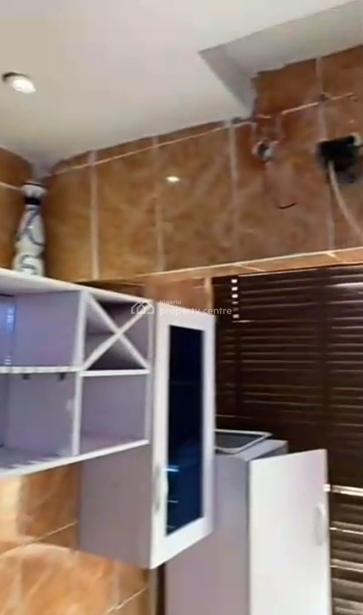 Serviced Partly Furnished 1 Bed with Balcony and Ocean View( Video Is, Ikate Elegushi, Lekki Phase 1, Lekki, Lagos, Mini Flat (room and Parlour) for Rent