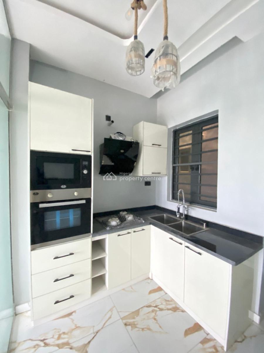 Nicely Built 2 Bedroom Apartment  Suitable for Investment, Freedom Way Lekki, Lekki Phase 1, Lekki, Lagos, Block of Flats for Sale