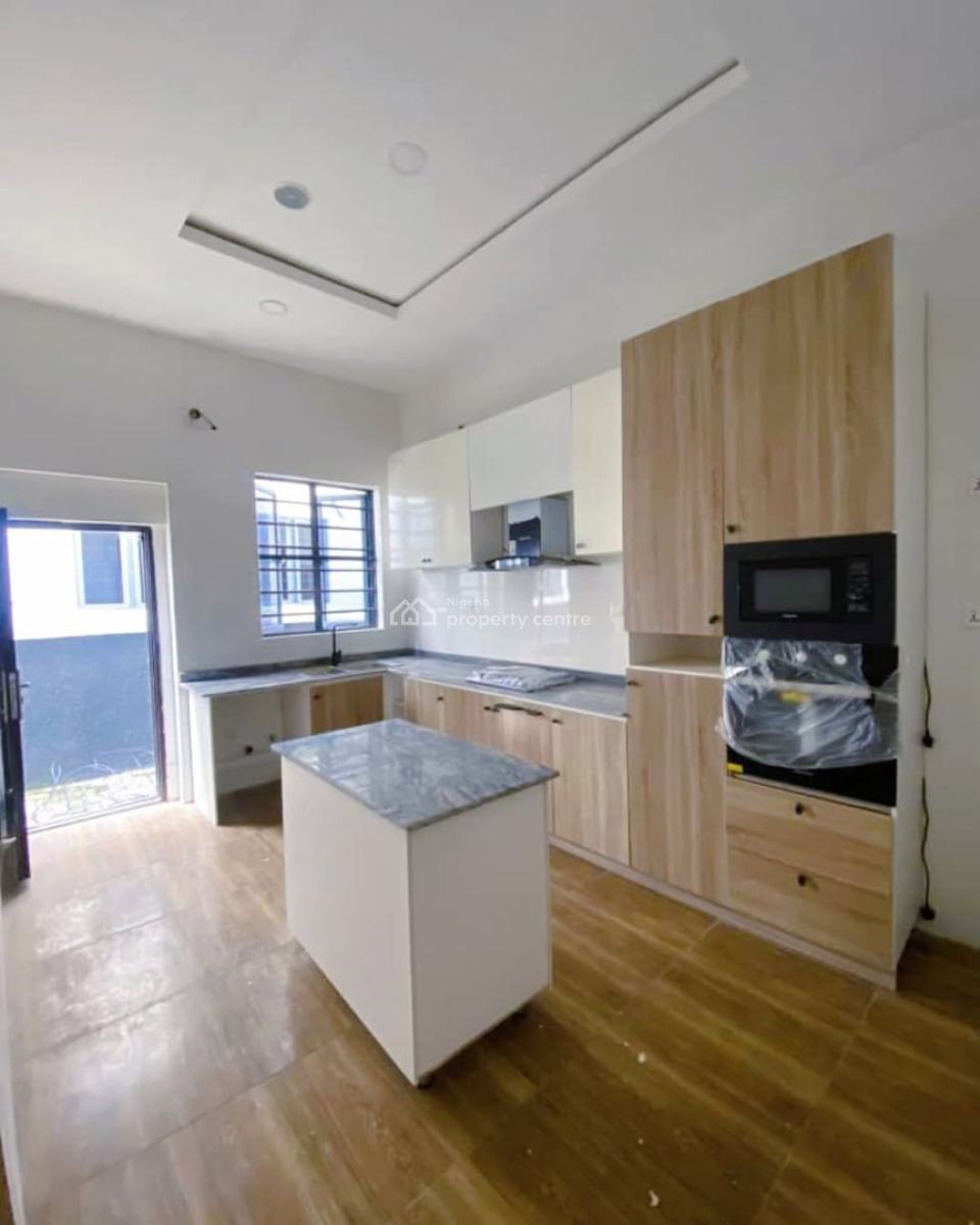 Newly Built and Serviced 3bedroom Apartment with Pool and Gym, Lekki Phase 1, Lekki, Lagos, Flat / Apartment for Rent