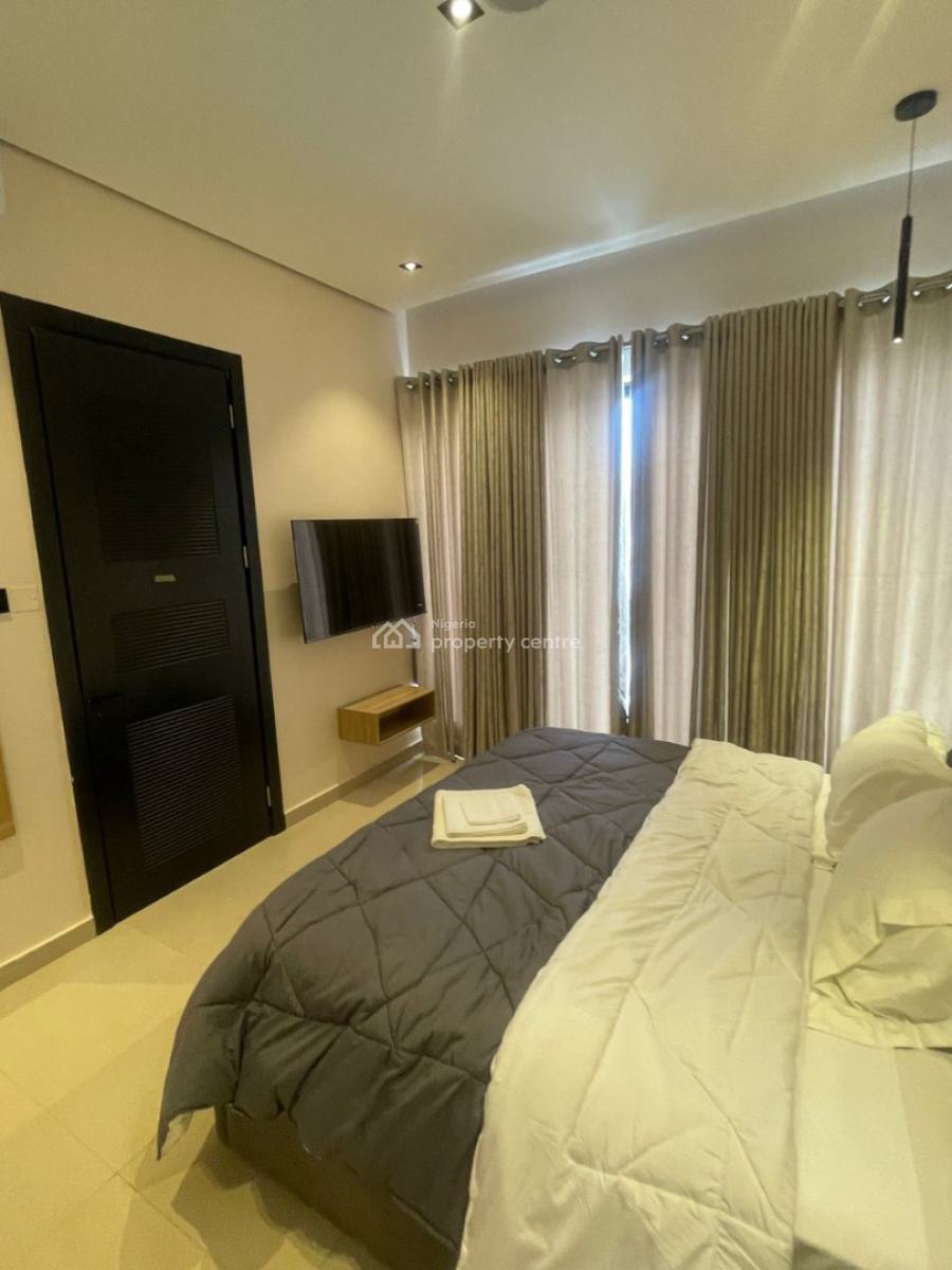 Newly Built and Serviced 3bedroom Apartment with Pool and Gym, Lekki Phase 1, Lekki, Lagos, Flat / Apartment for Rent