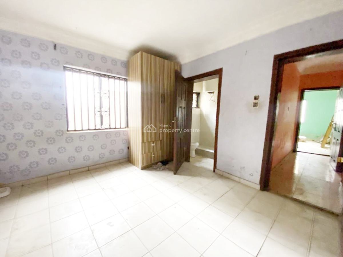 a Well Maintained Spacious 3 Bedroom Flat, Gra Phase 1, Magodo, Lagos, Flat / Apartment for Rent