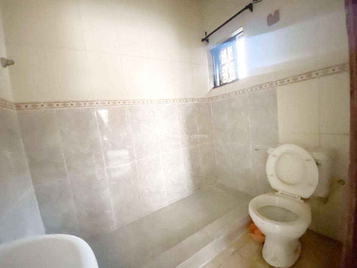 a Well Maintained Spacious 3 Bedroom Flat, Gra Phase 1, Magodo, Lagos, Flat / Apartment for Rent