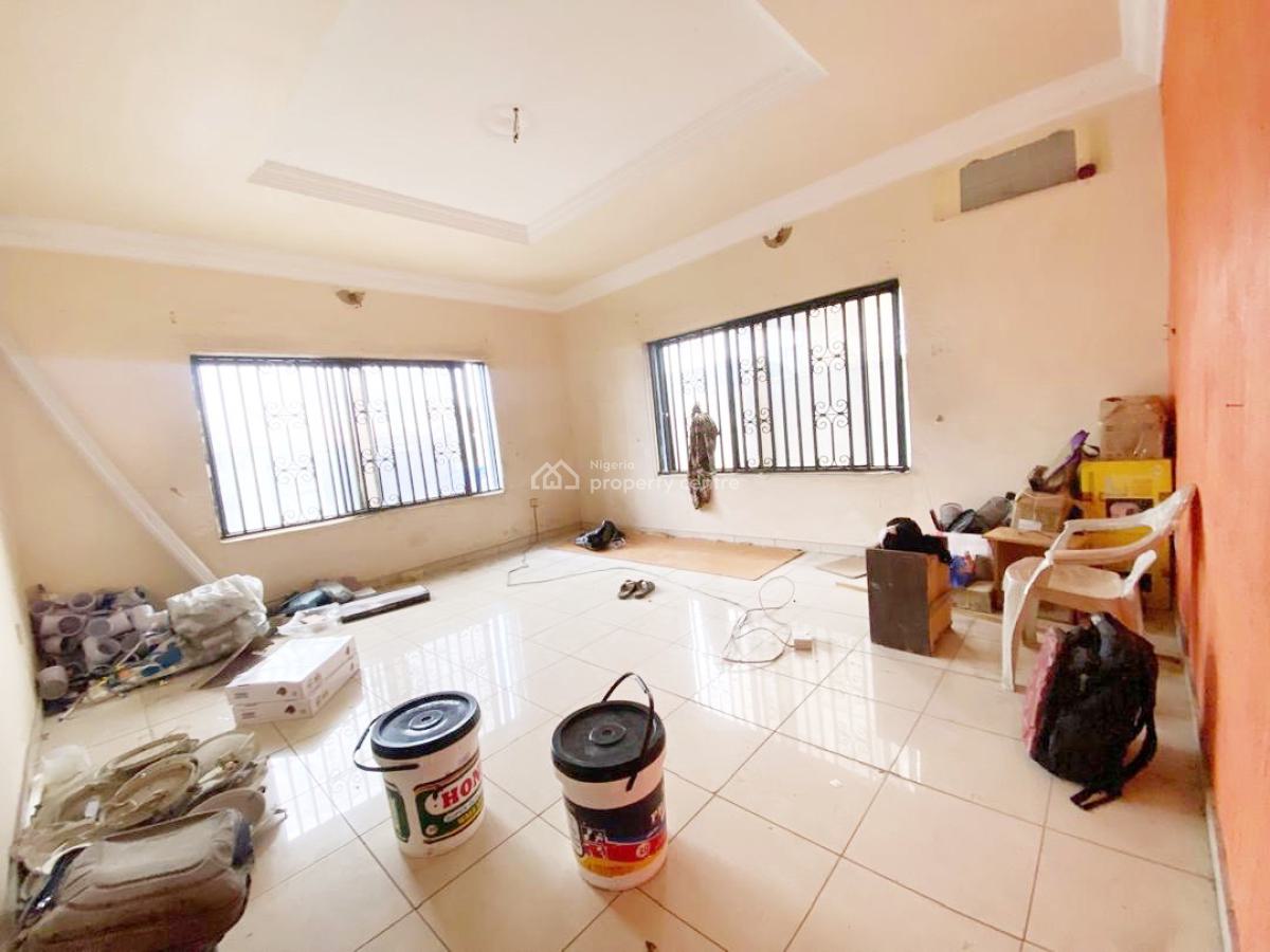 a Well Maintained Spacious 3 Bedroom Flat, Gra Phase 1, Magodo, Lagos, Flat / Apartment for Rent