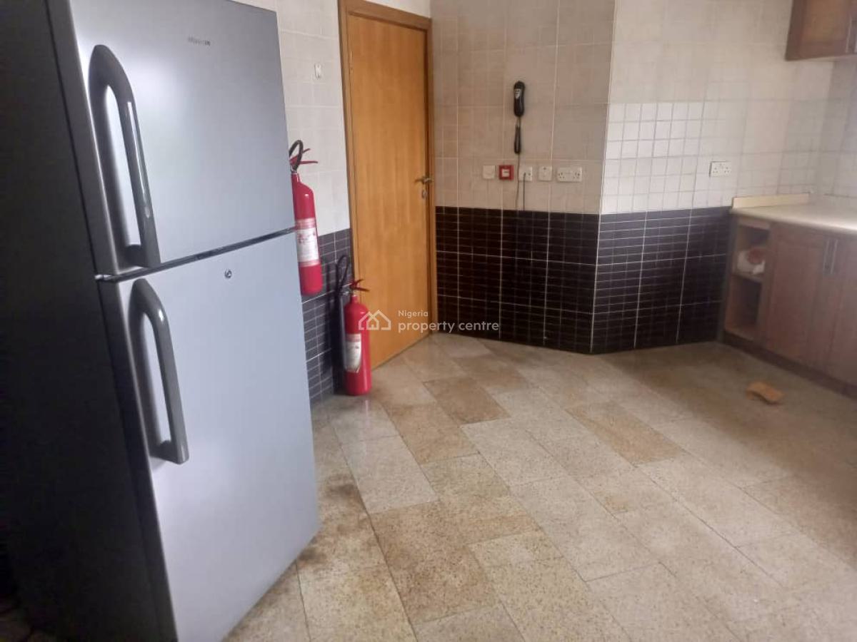 3 Bedroom Flat with a Room Bq, Off Odeku, Victoria Island (vi), Lagos, Flat / Apartment for Rent