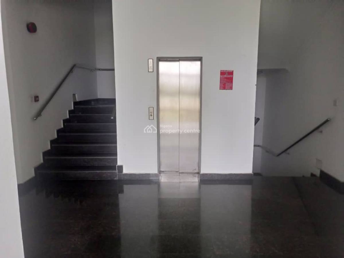 3 Bedroom Flat with a Room Bq, Off Odeku, Victoria Island (vi), Lagos, Flat / Apartment for Rent