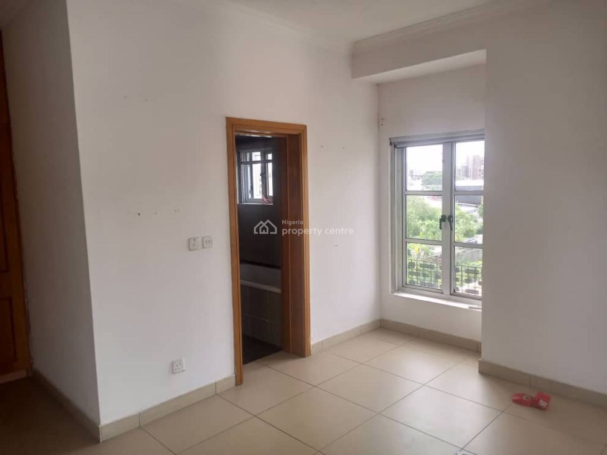 3 Bedroom Flat with a Room Bq, Off Odeku, Victoria Island (vi), Lagos, Flat / Apartment for Rent