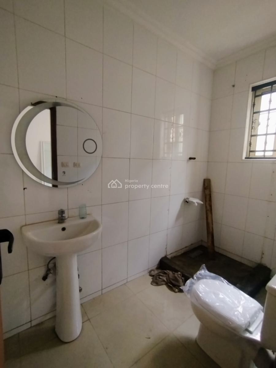Renovated Ground Floor 2-bedroom Apartment, Off Hakeem Dickson, Lekki Phase 1, Lekki, Lagos, Flat / Apartment for Rent