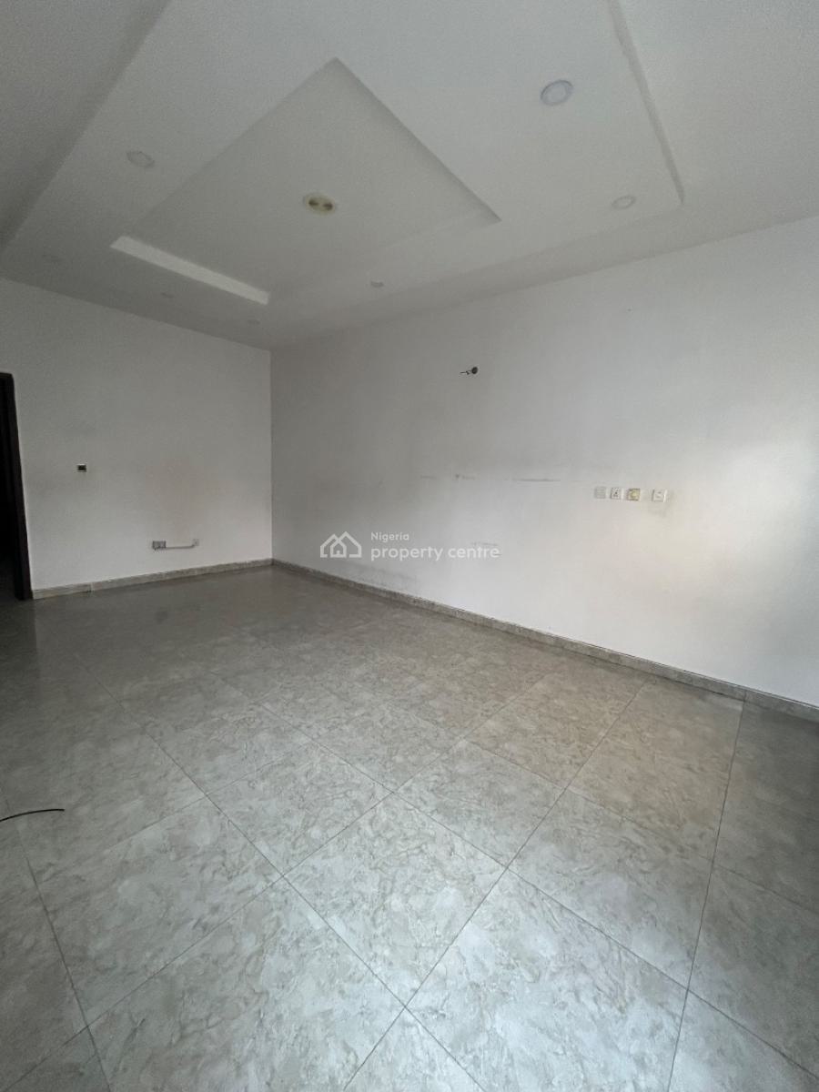 Well Maintained Spacious Master Bedroom Selfcon with Shared Kitchen, Bera Estate, Lekki, Lagos, Self Contain (single Rooms) for Rent