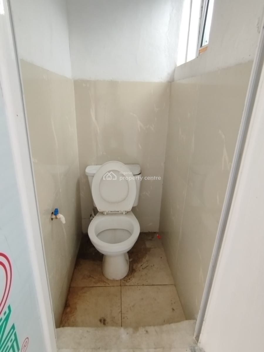 Shop Space with Toilet, Off Hakeem Dickson, Lekki Phase 1, Lekki, Lagos, Shop for Rent