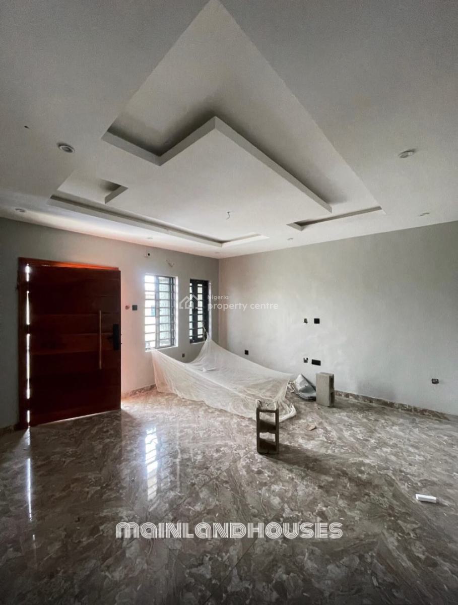 a Luxury Spacious 2 Bedroom with Car Park, Heater in a Prime Location, Surulere, Lagos, Flat / Apartment for Sale