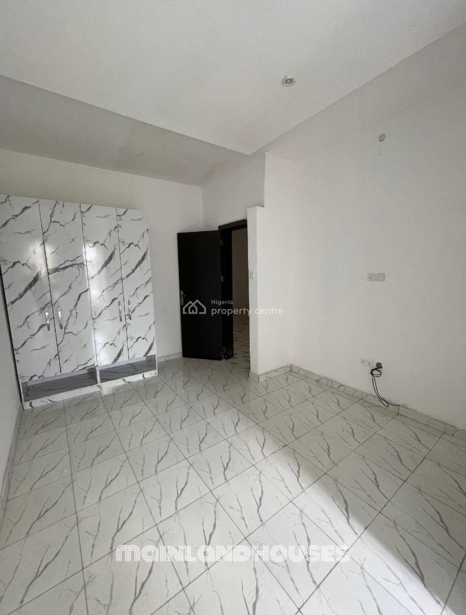 a Luxury Spacious 2 Bedroom with Car Park, Heater in a Prime Location, Surulere, Lagos, Flat / Apartment for Sale