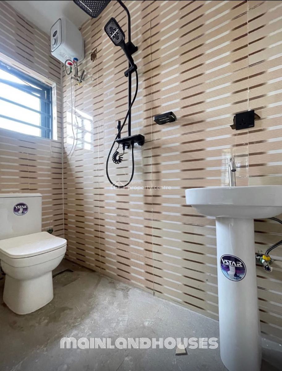 a Luxury Spacious 2 Bedroom with Car Park, Heater in a Prime Location, Surulere, Lagos, Flat / Apartment for Sale
