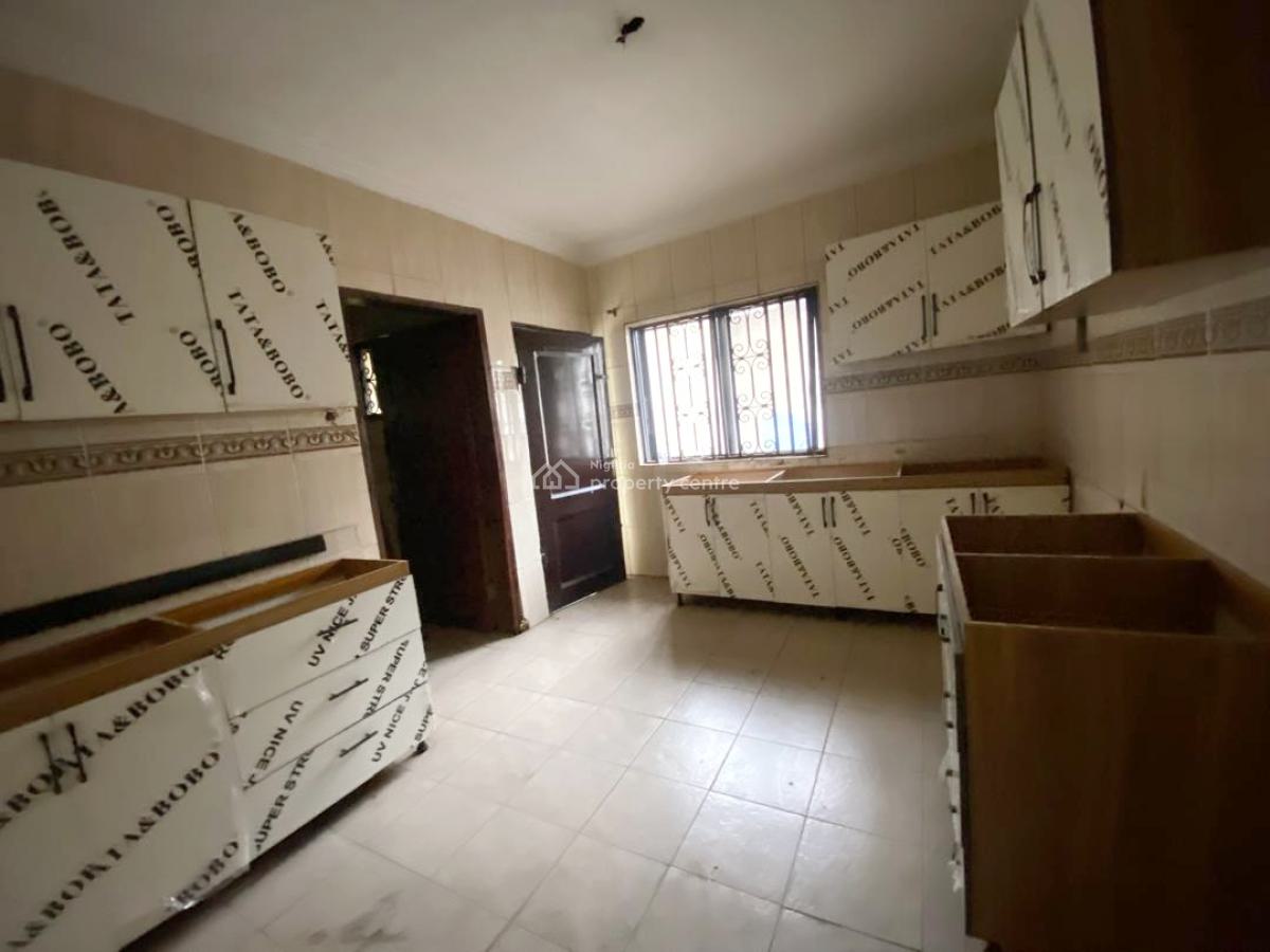 Luxury 3 Bedroom Apartment, Gra Phase 1, Magodo, Lagos, Flat / Apartment for Rent