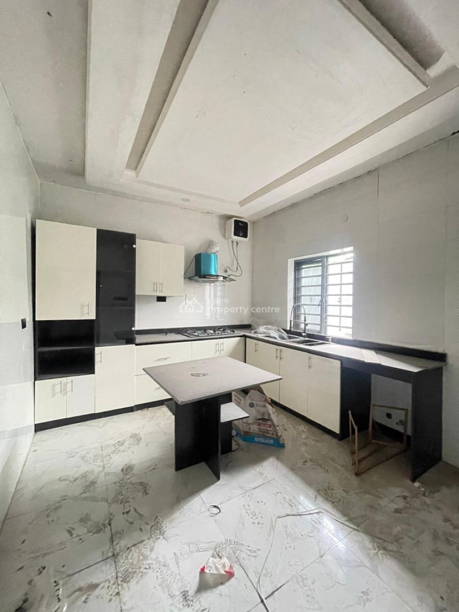 Elegant 3 Bedroom Terrace Duplex Plus Garage & a Room Bq, Elegant 3 Bedroom Terrace Duplex Plus Garage & a Room Bq, Yaba, Lagos, House for Sale