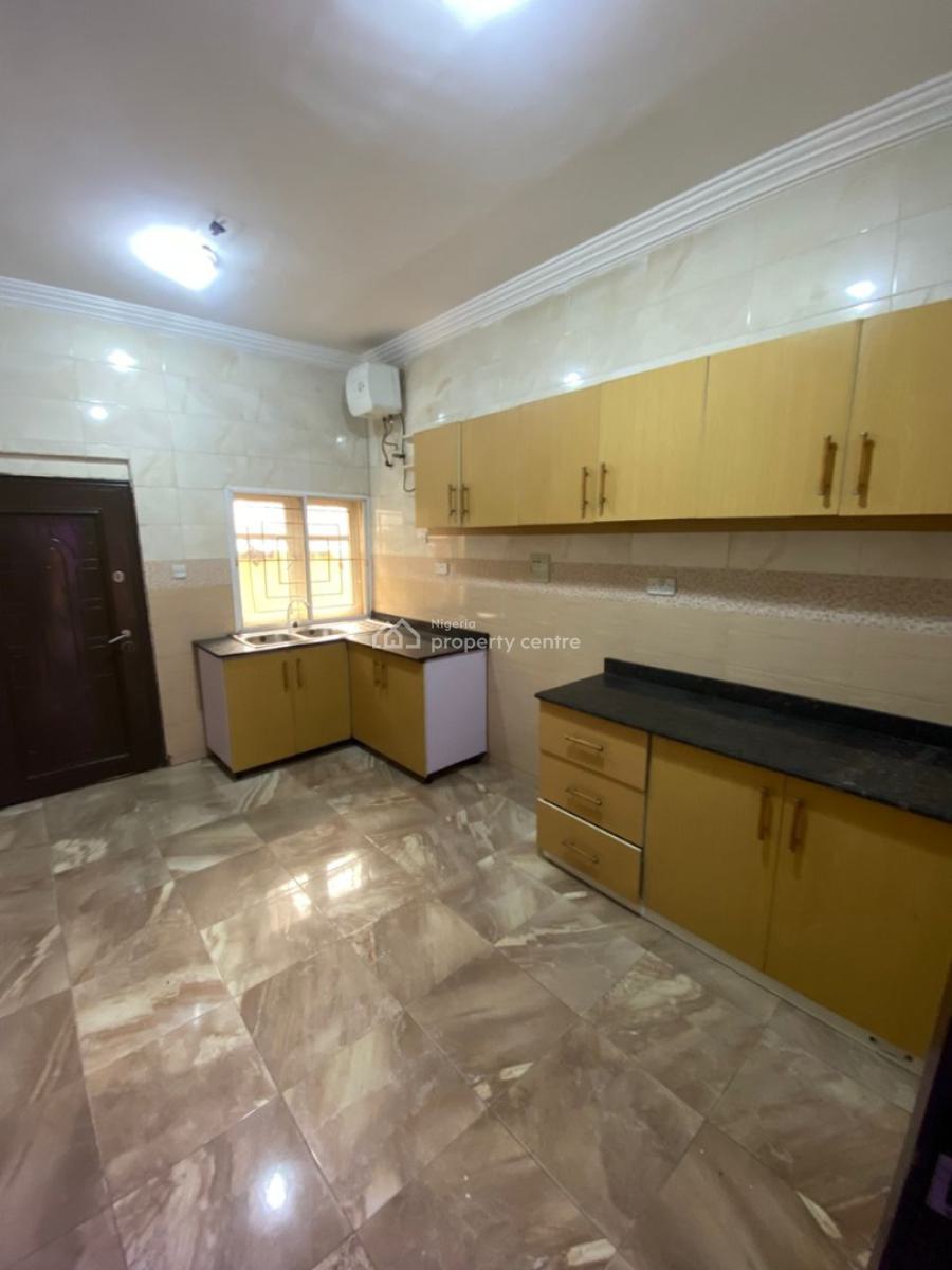 Self Serviced Two (2) Bedroom Apartment No Bq, Lekki Phase 1, Lekki, Lagos, Flat / Apartment for Rent