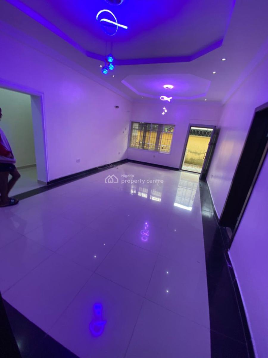 Self Serviced Two (2) Bedroom Apartment No Bq, Lekki Phase 1, Lekki, Lagos, Flat / Apartment for Rent