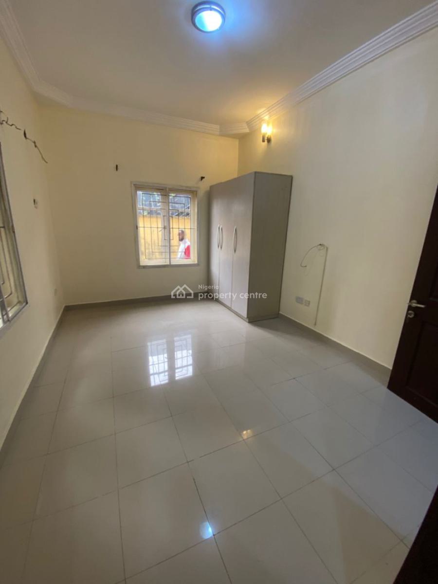 Self Serviced Two (2) Bedroom Apartment No Bq, Lekki Phase 1, Lekki, Lagos, Flat / Apartment for Rent