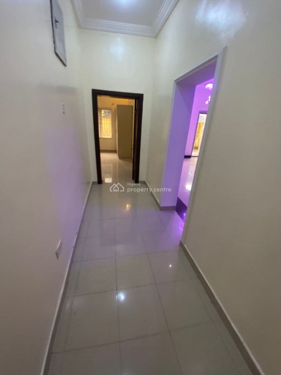 Self Serviced Two (2) Bedroom Apartment No Bq, Lekki Phase 1, Lekki, Lagos, Flat / Apartment for Rent